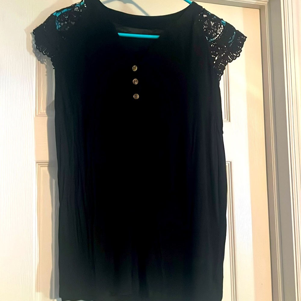 Excellent Condition black lace sleeves women’s top